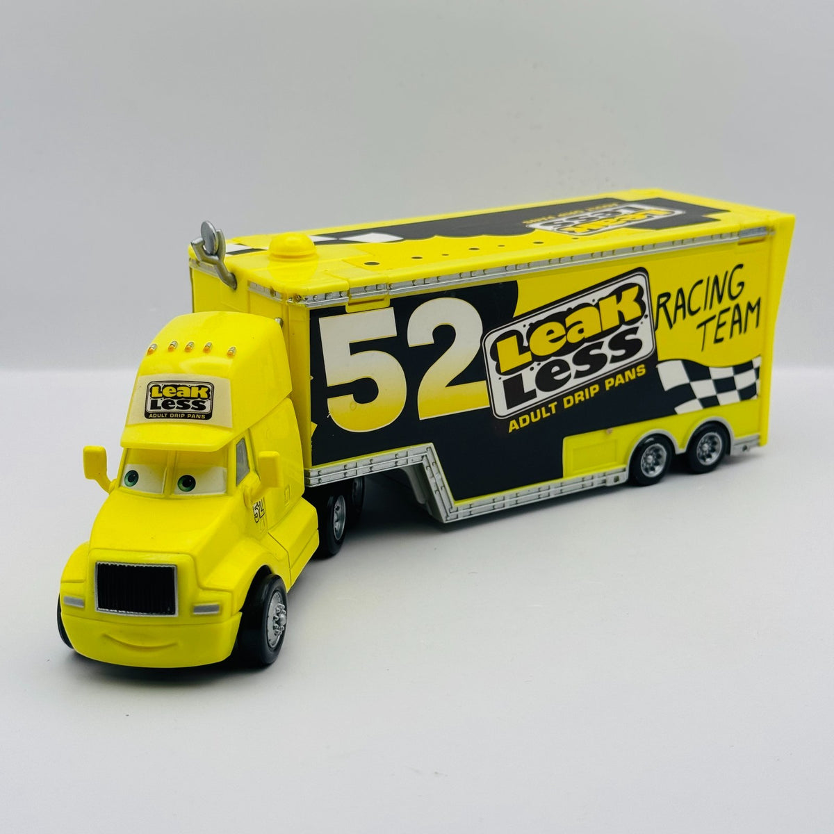 Disney Pixar Cars - LEAK LESS HAULER 2009 - 1:55 Diecast