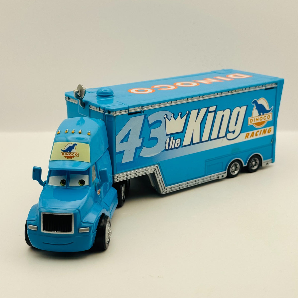 Disney Pixar Cars - DINOCO THE KING GRAY HAULER Truck & Trailer - 1:55 Diecast