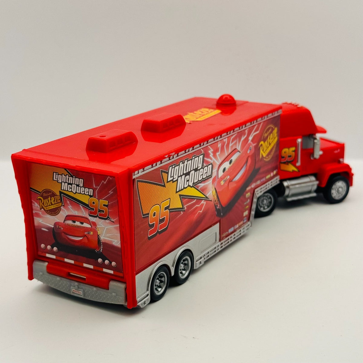 Disney Pixar Cars - CARS 1 MACK HAULER Race O Rama 2009 - 1:55 Diecast