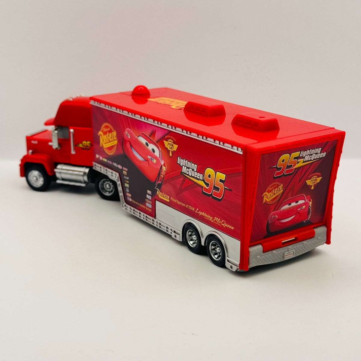 Disney Pixar Cars - HUDSON HORNET PISTON CUP CARS 2 MACK HAULER - 1:55 Diecast