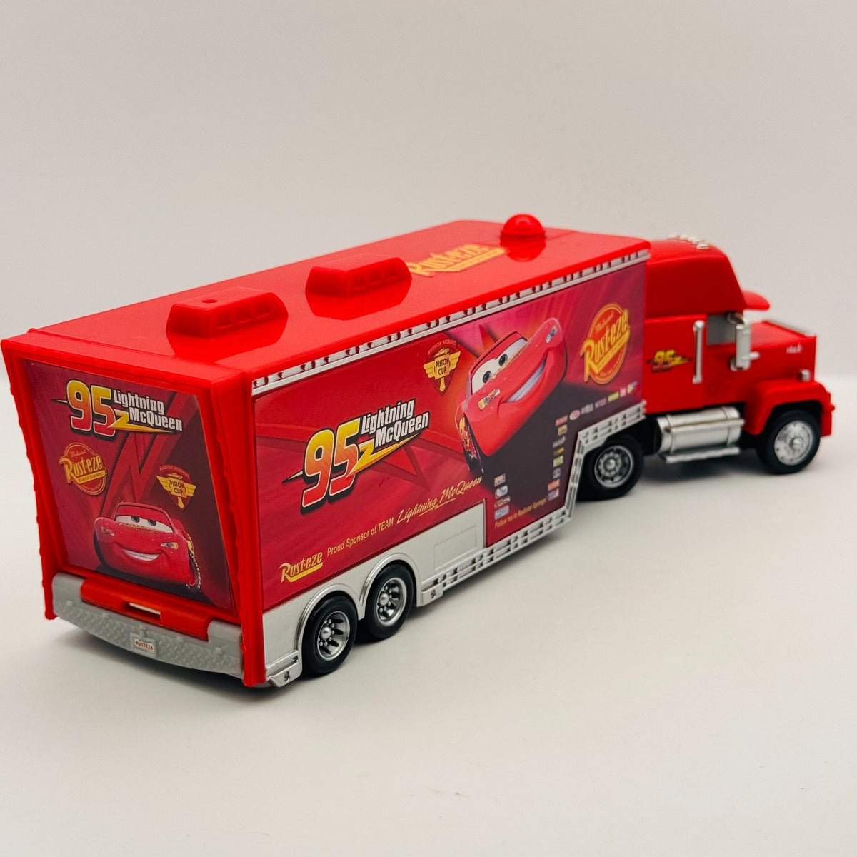 Disney Pixar Cars - HUDSON HORNET PISTON CUP CARS 2 MACK HAULER - 1:55 Diecast