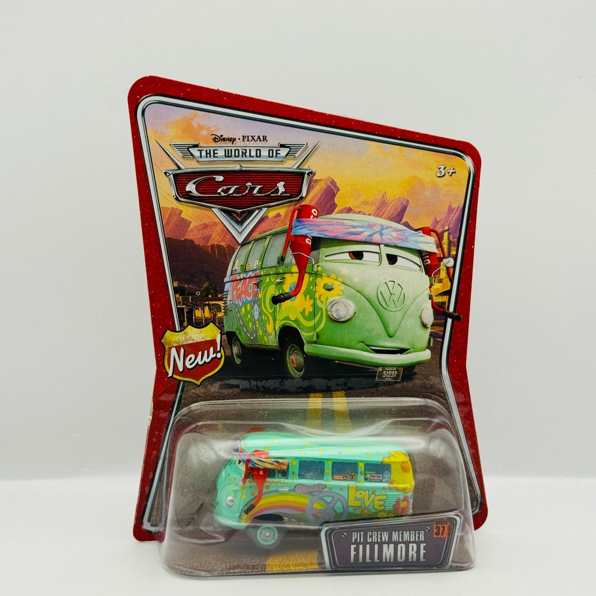 Disney Pixar Cars - PIT CREW MEMBER FILLMORE World of Cars 2008 - 1:55 Diecast
