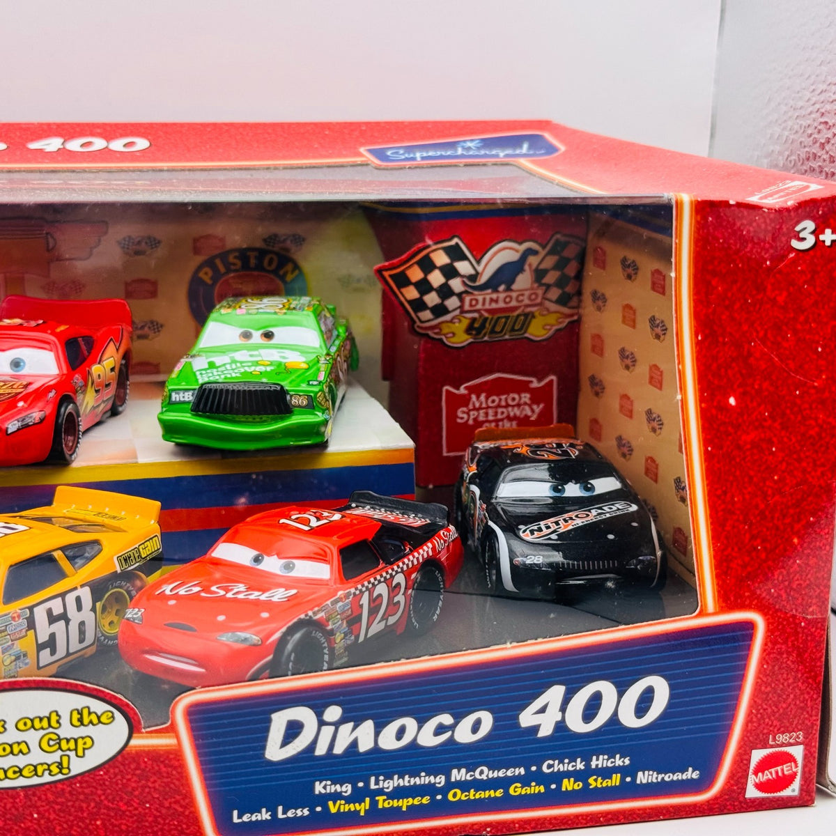 Disney Pixar Cars - DINOCO 400 8-PACK CHICK CRUSTY VINYL KING 2007- 1:55 Diecast