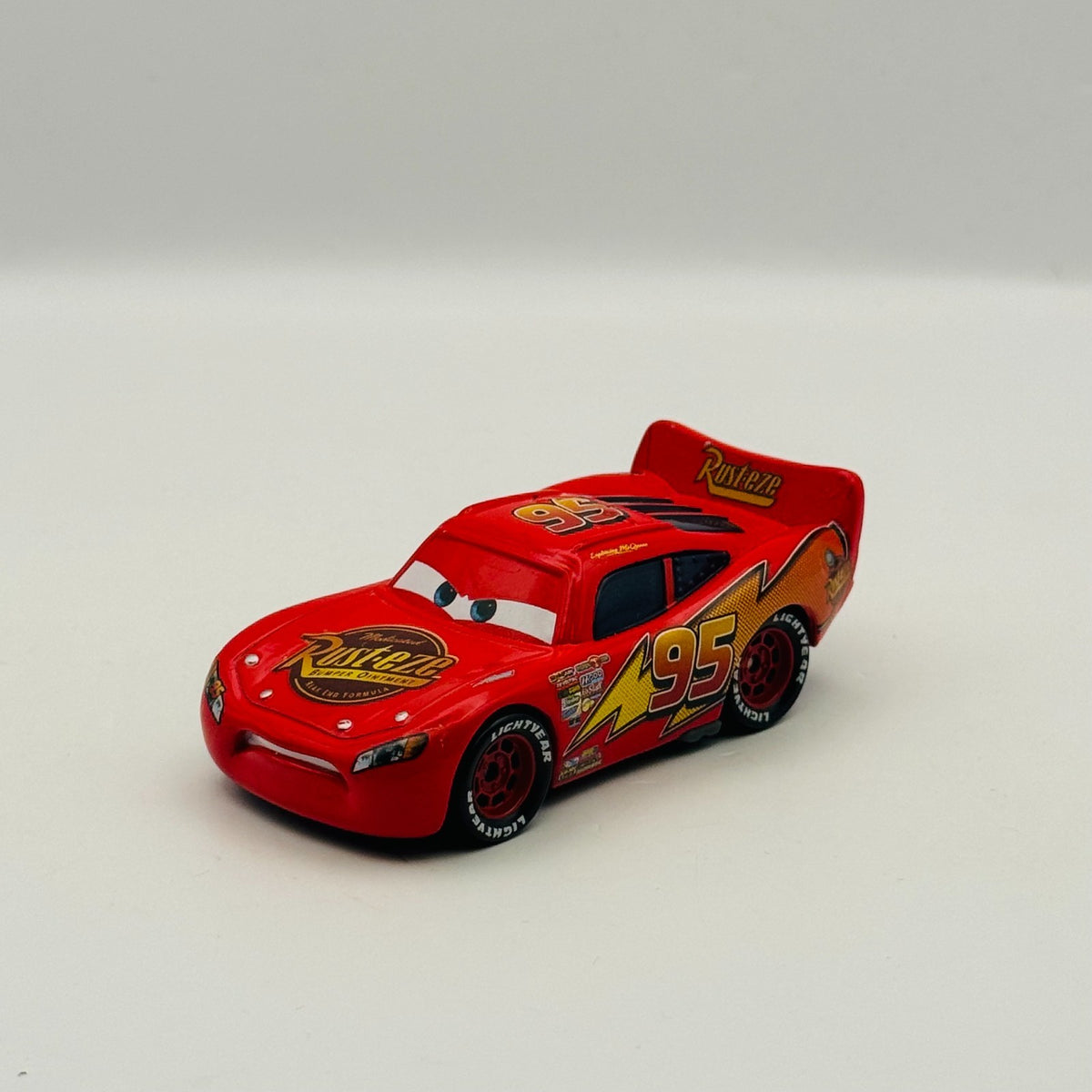 Disney Pixar Cars - DETERMINED LIGHTNING MCQUEEN Piston Cup 2015 - 1:55 Diecast