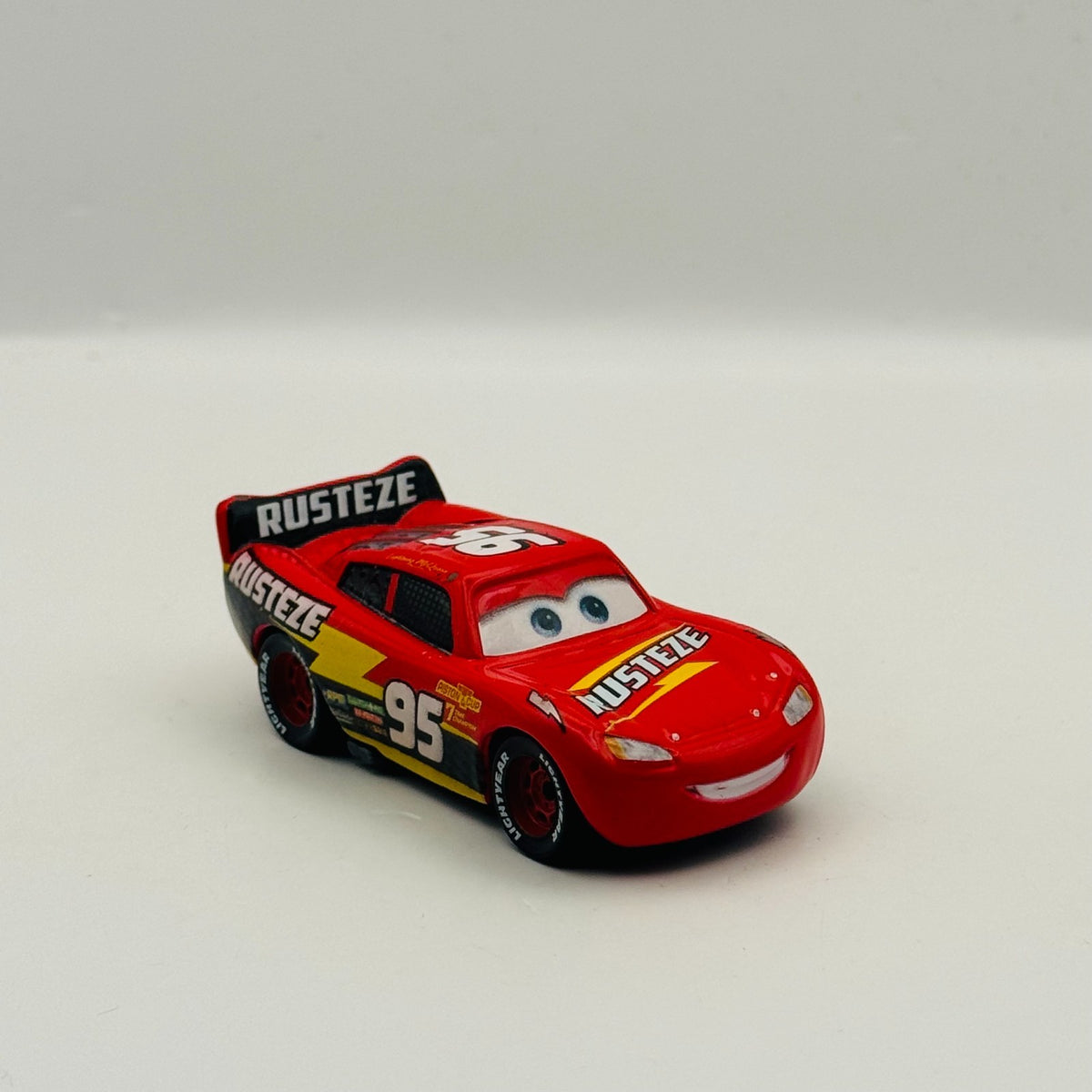 Disney Pixar Cars - NASCAR LIGHTNING MCQUEEN 2021 - 1:55 Diecast