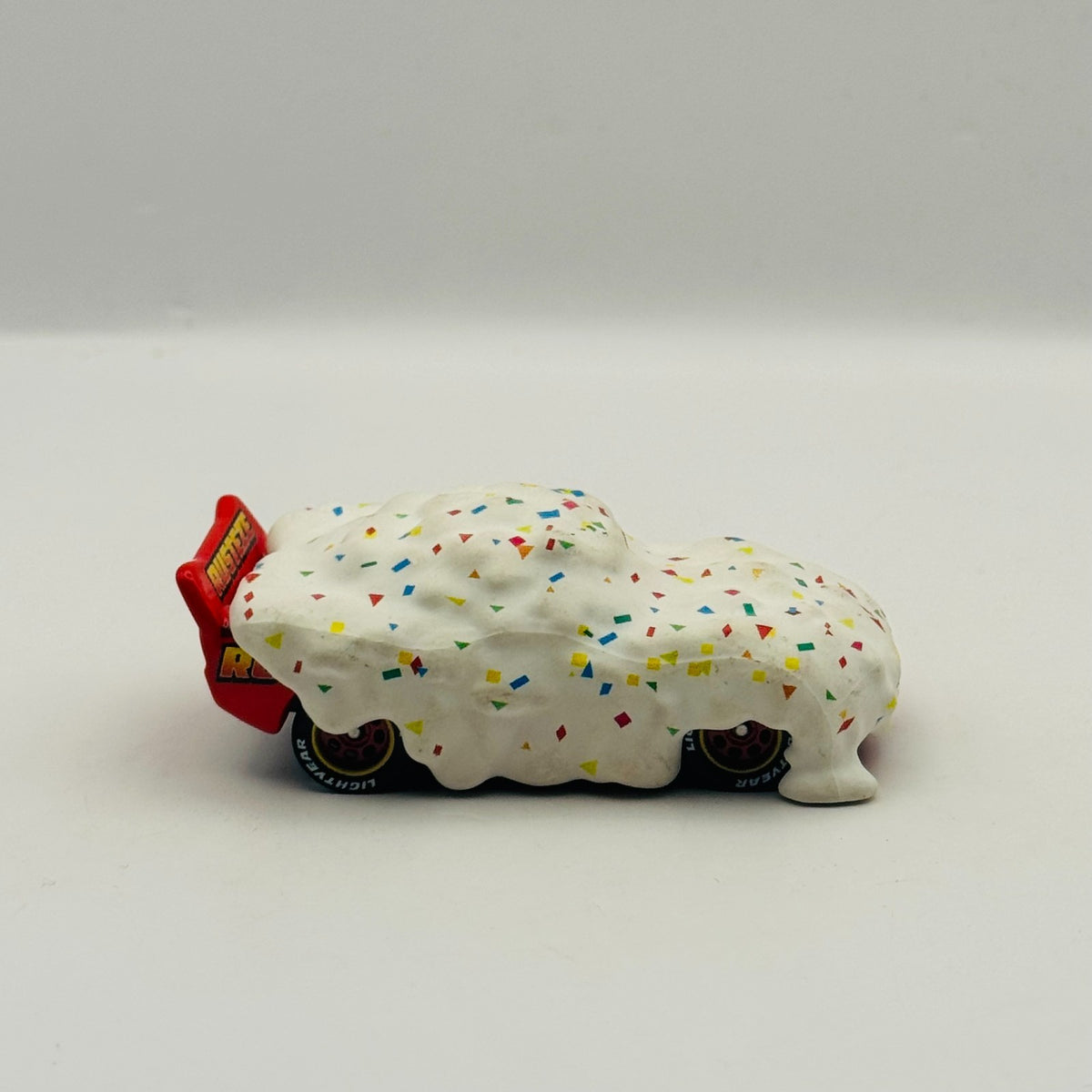 Disney Pixar Cars - CUPCAKE LIGHTNING MCQUEEN 2020 - 1:55 Diecast