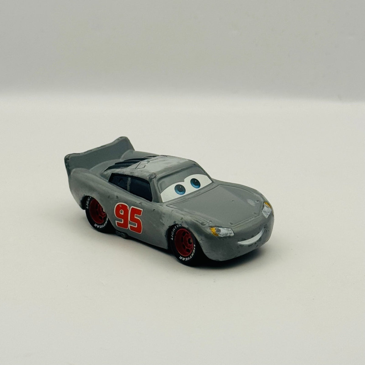 Disney Pixar Cars - GLOSSY PRIMER LIGHTNING MCQUEEN CARS 3 2017 - 1:55 Diecast