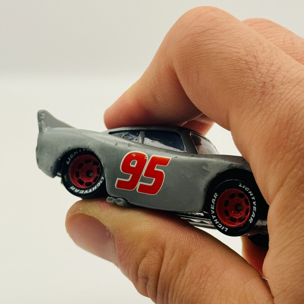Disney Pixar Cars - GLOSSY PRIMER LIGHTNING MCQUEEN CARS 3 2017 - 1:55 Diecast