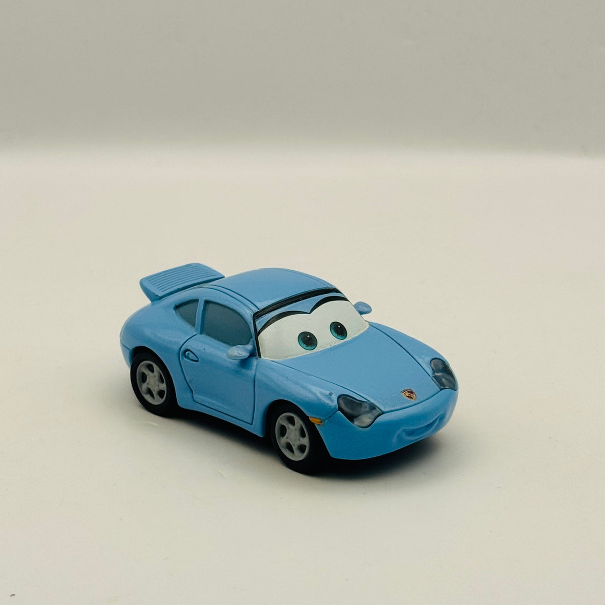 Disney Pixar Cars PRECISION SERIES SALLY'S COZY CONE MOTEL Light Up 1:55 Diecast
