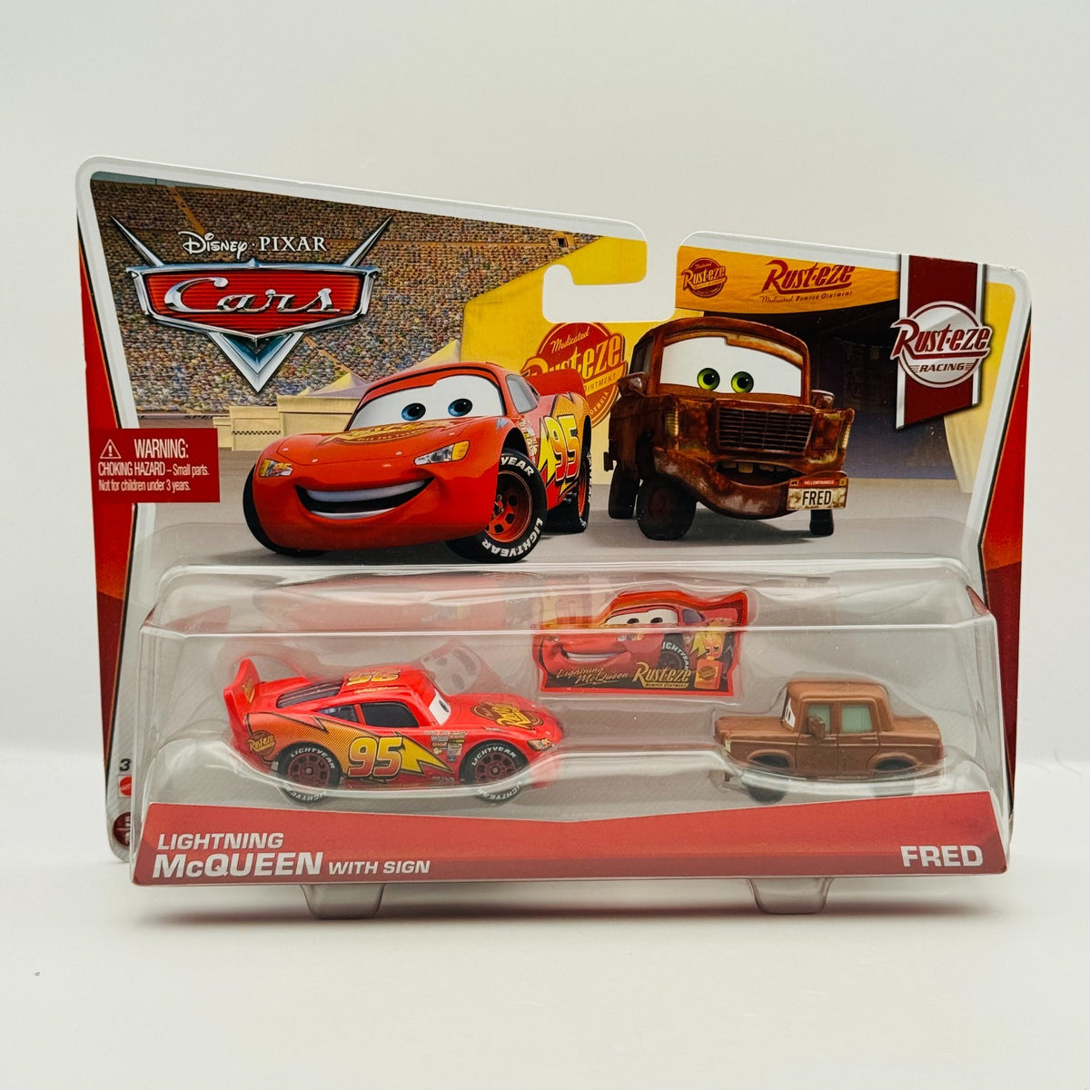 Disney Pixar Cars - MCQUEEN WITH SIGN & FRED (SMALL) 2013 - 1:55 Diecast