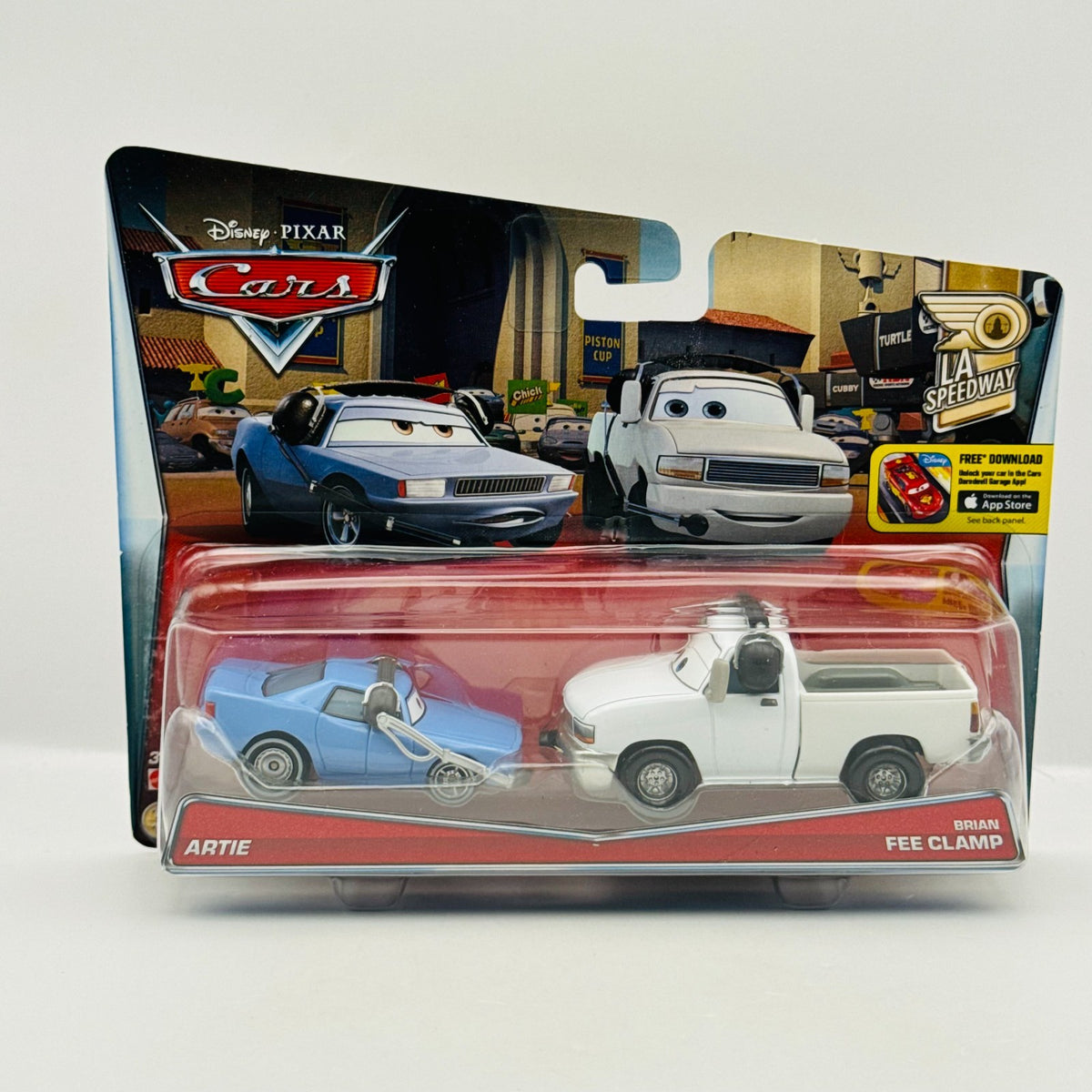 Disney Pixar Cars - ARTIE & BRIAN FEE CLAMP LA Speedway 2016 - 1:55 Diecast