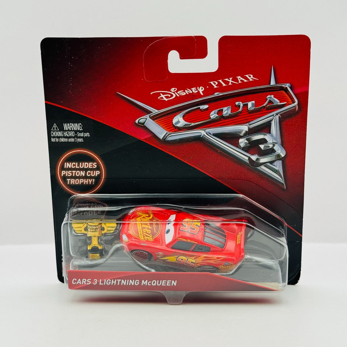 Disney Pixar Cars - CARS 3 MCQUEEN WITH PISTON CUP TROPHY 2017 - 1:55 Diecast