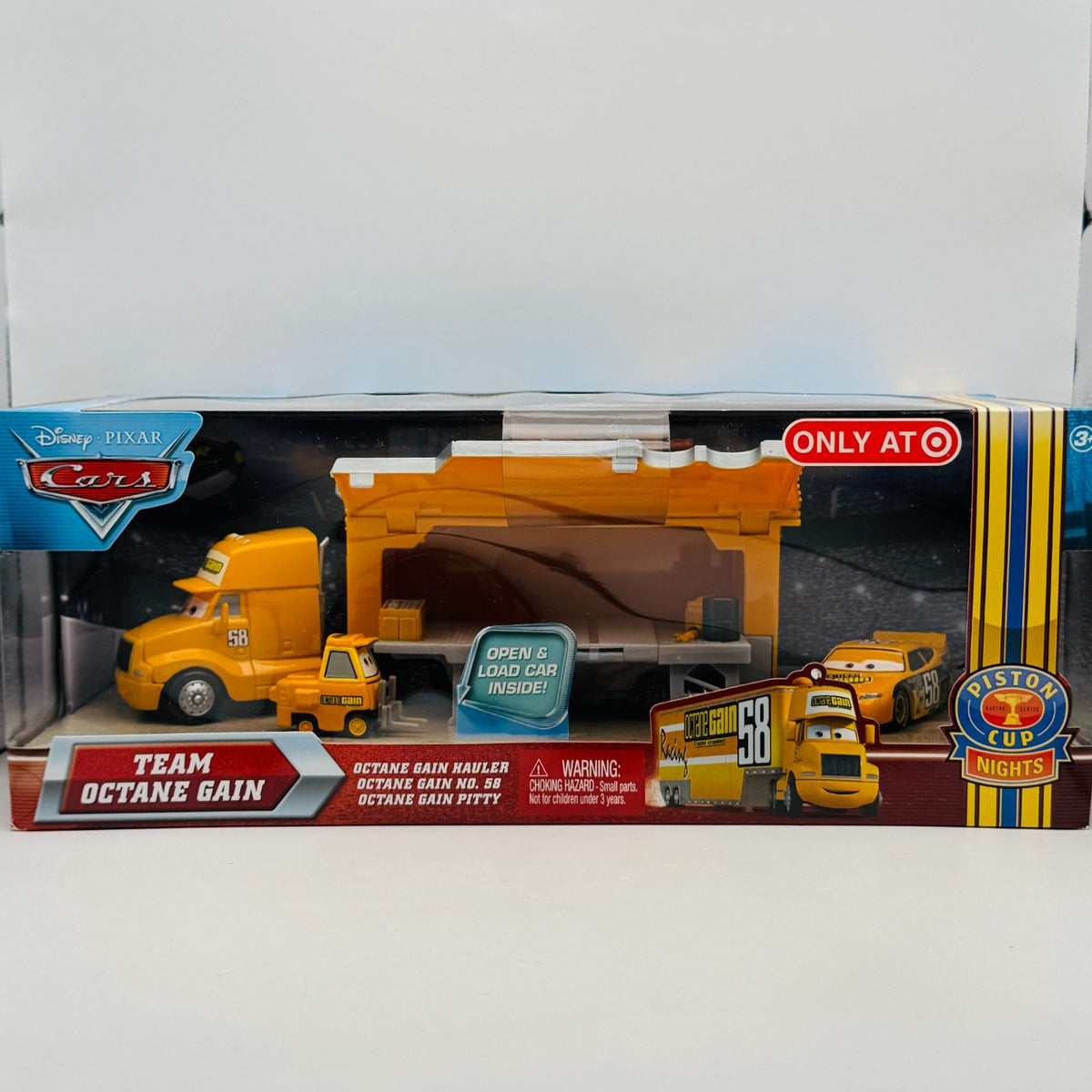Disney Pixar Cars - TEAM OCTANE GAIN CREW HAULER & PITTY *RESEALED* - 1:55 Dieca