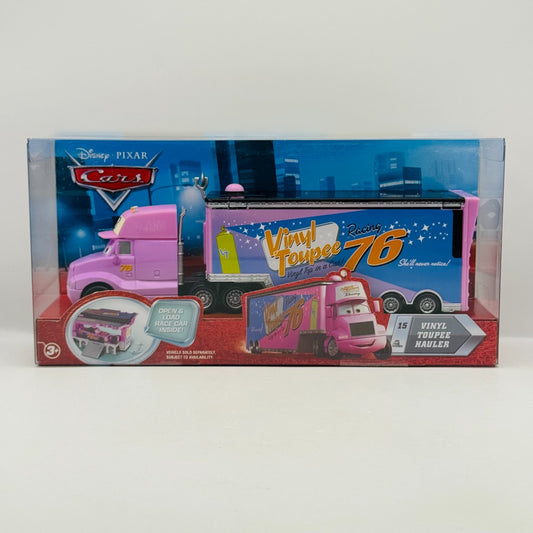 Disney Pixar Cars - VINYL TOUPEE HAULER Truck & Trailer 2010 - 1:55 Diecast