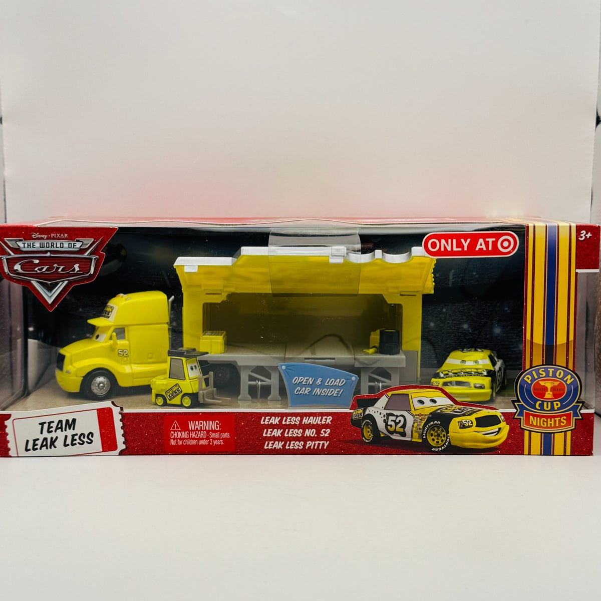 Disney Pixar Cars - TEAM LEAK LESS CREW HAULER & PITTY *RESEALED* - 1:55 Diecast