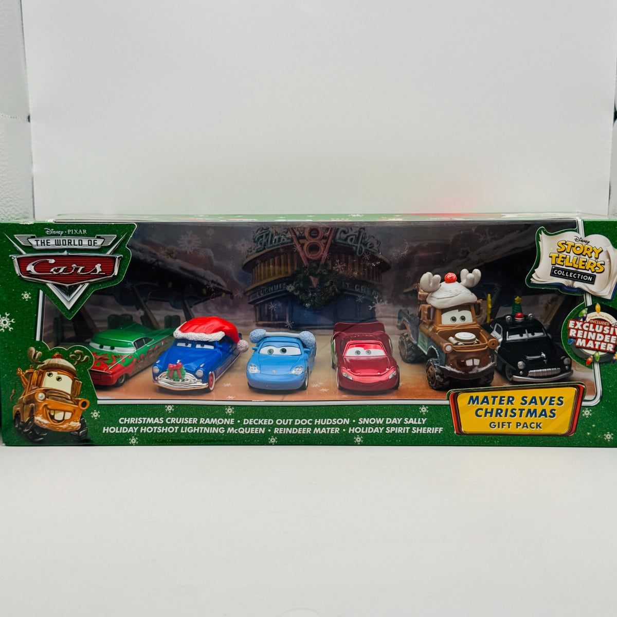 Disney Pixar Cars - MATER SAVES CHRISTMAS GIFT PACK Reindeer Mater 1:55