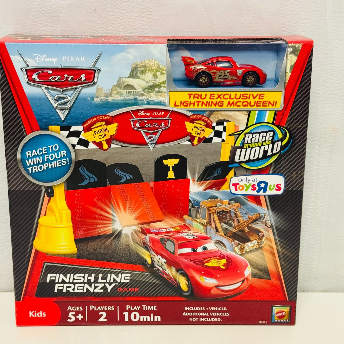 Disney Pixar Cars - FINISH LINE FRENZY GOLD MCQUEEN Cars 2 2011 - 1:55 Diecast