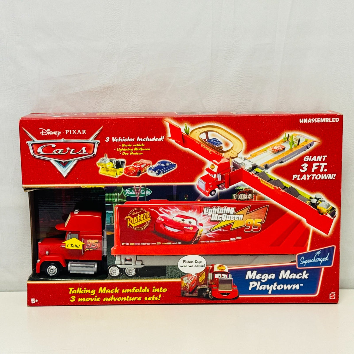 Disney Pixar Cars - GIANT MEGA MACK PLAYTOWN BESSIE Supercharged 2007 1:55 Scale