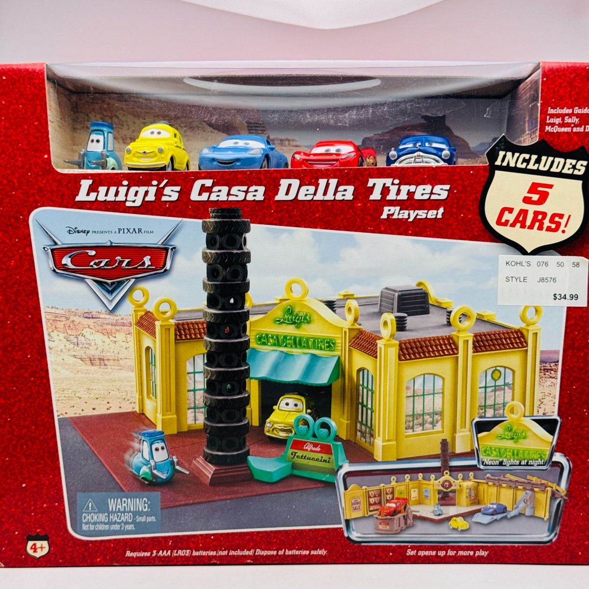 Disney Pixar Cars - RADIATOR SPRINGS LUIGI'S CASA DELLA TIRES SET - 1:55 Diecast