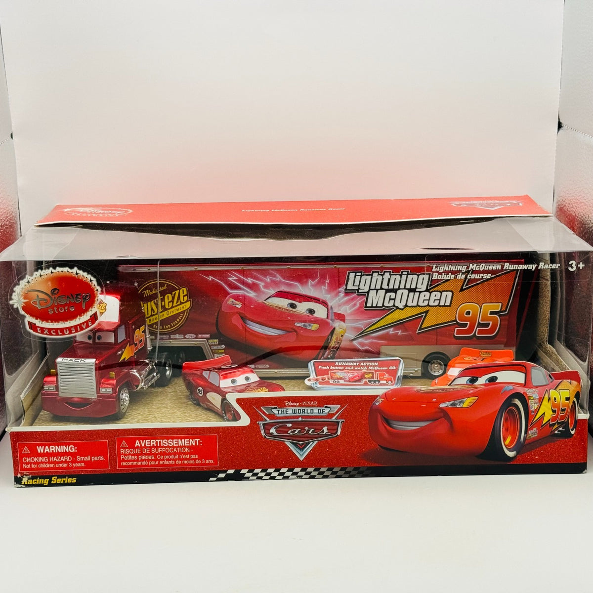 Disney Pixar Cars - METALLIC RUNAWAY MACK HAULER Disney Store 2010 - 1:55 Scale