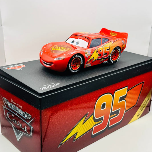 Disney Pixar Cars - MATTY COLLECTOR CARS 1 LIGHTNING MCQUEEN 2010 - 1:24 Diecast