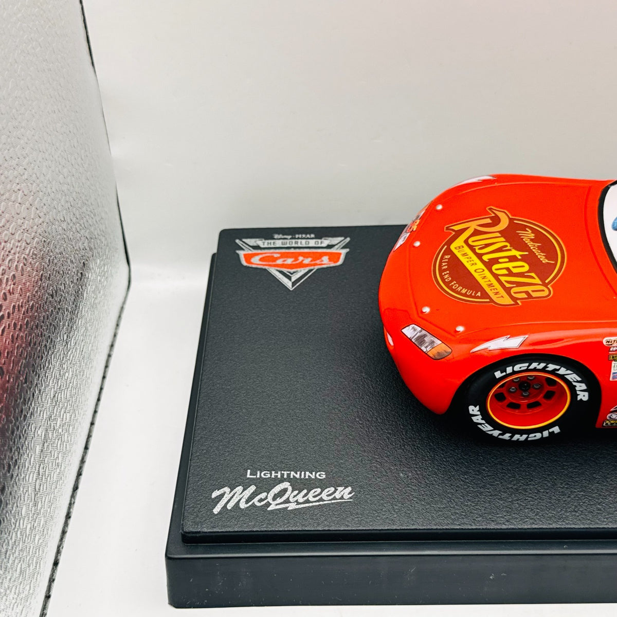 Disney Pixar Cars - MATTY COLLECTOR CARS 1 LIGHTNING MCQUEEN 2010 - 1:24 Diecast