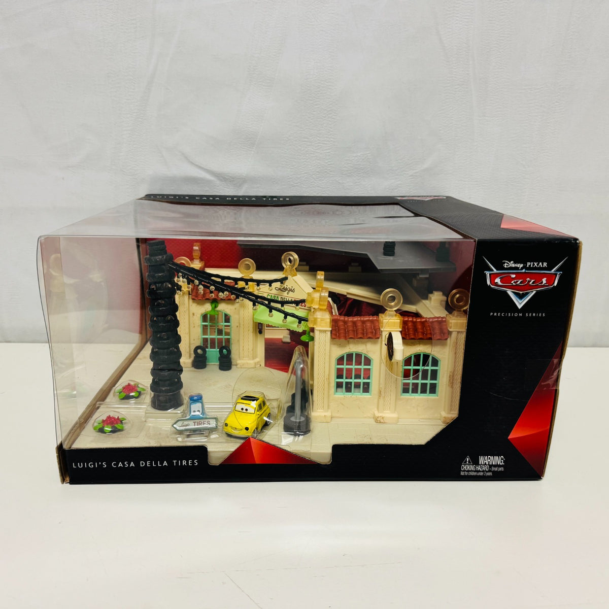 Disney Pixar Cars PRECISION SERIES LUIGI'S CASA DELLA TIRES Lights 1:55 Diecast
