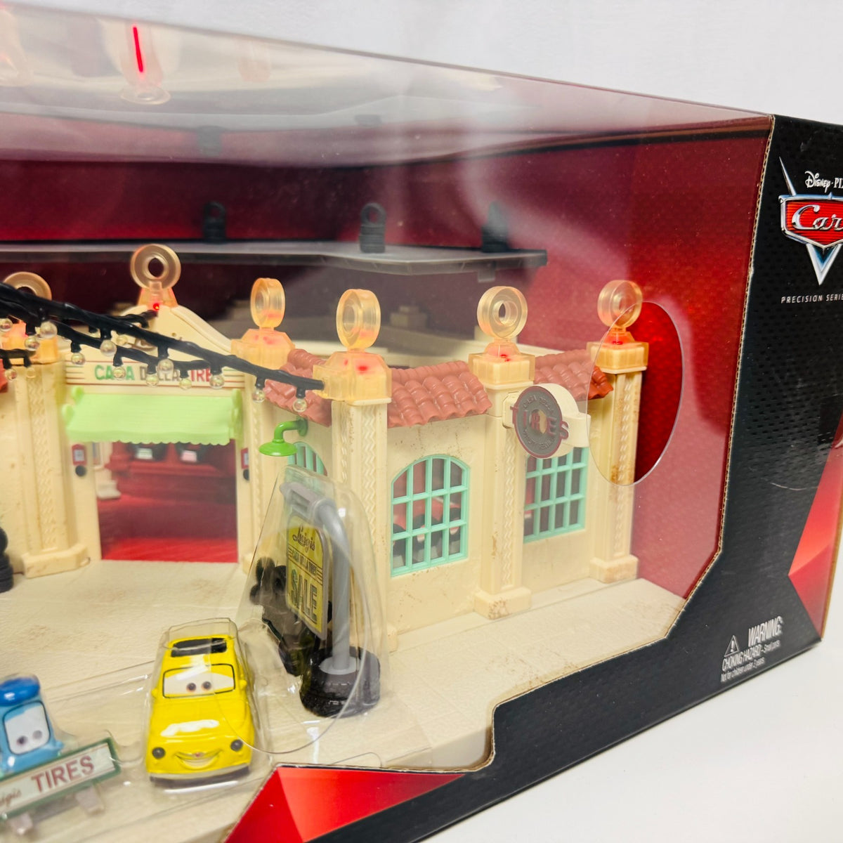 Disney Pixar Cars PRECISION SERIES LUIGI'S CASA DELLA TIRES Lights 1:55 Diecast