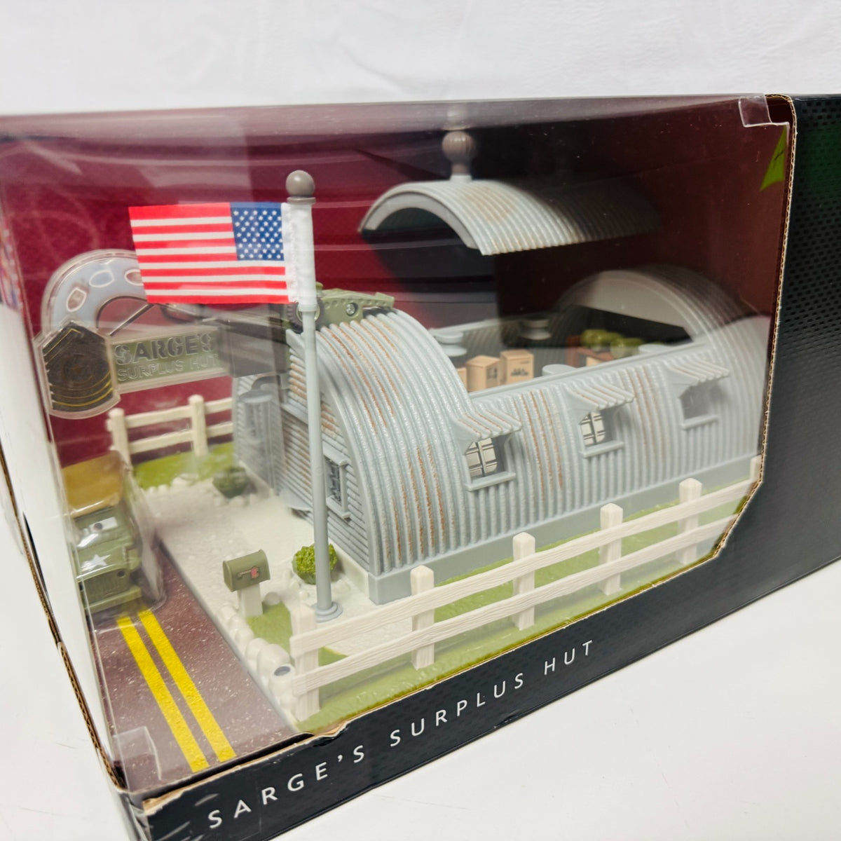 Disney Pixar Cars PRECISION SERIES SARGE'S SURPLUS HUT SET LIGHT UP 1:55 Diecast