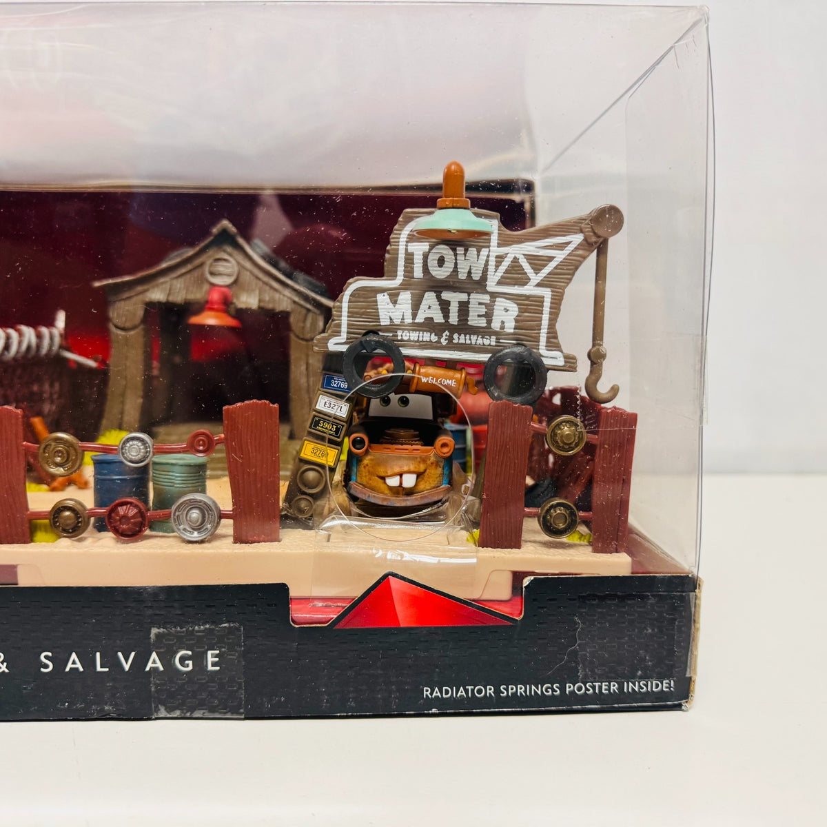 Disney Pixar Cars PRECISION SERIES TOW MATER TOWING & SALVAGE YARD 1:55 Diecast