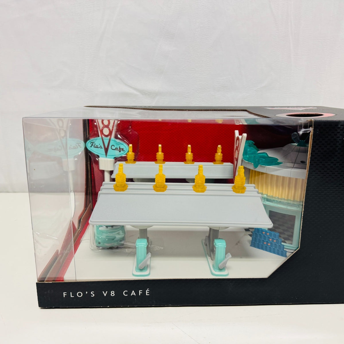 Disney Pixar Cars - PRECISION SERIES FLO'S V8 CAFE LIGHT UP 2015 - 1:55 Diecast