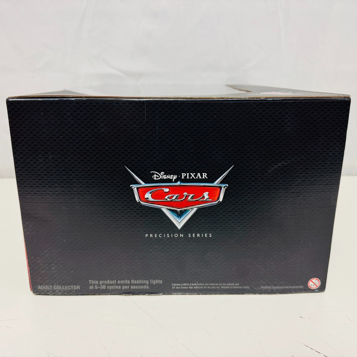 Disney Pixar Cars - PRECISION SERIES FLO'S V8 CAFE LIGHT UP 2015 - 1:55 Diecast