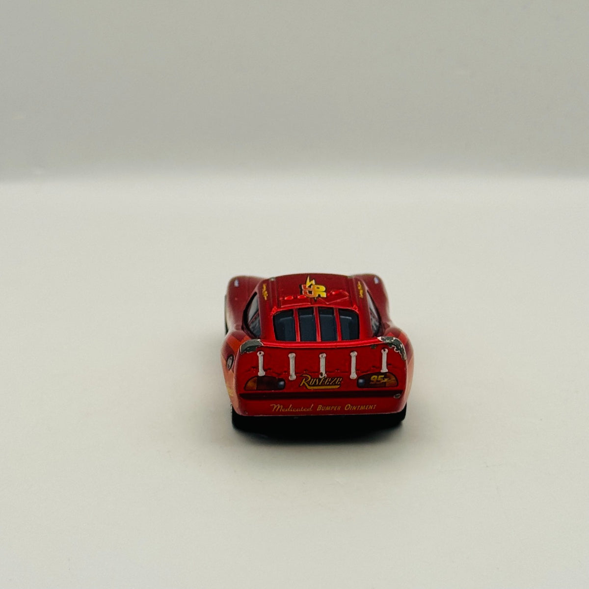Disney Pixar Cars - ENCYCLOPEDIA EXCLUSIVE METALLIC MCQUEEN - 1:55 Diecast