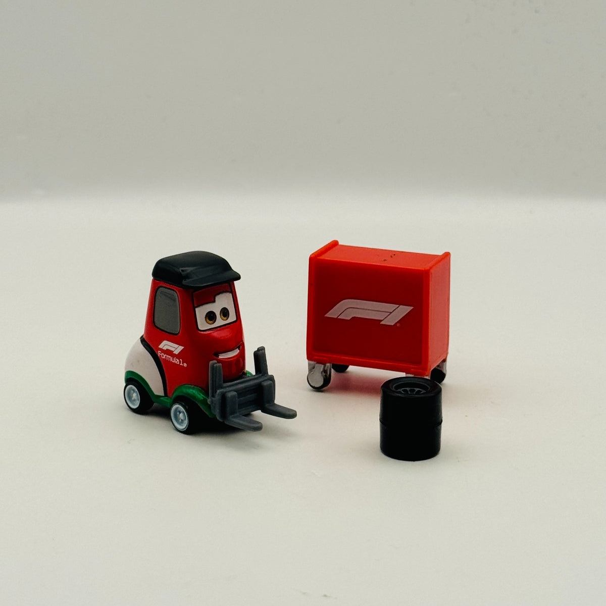 Disney Pixar Cars - FORMULA 1 COLLAB 3-PACK MCQUEEN, FRANCESCO 2026 1:55 Diecast