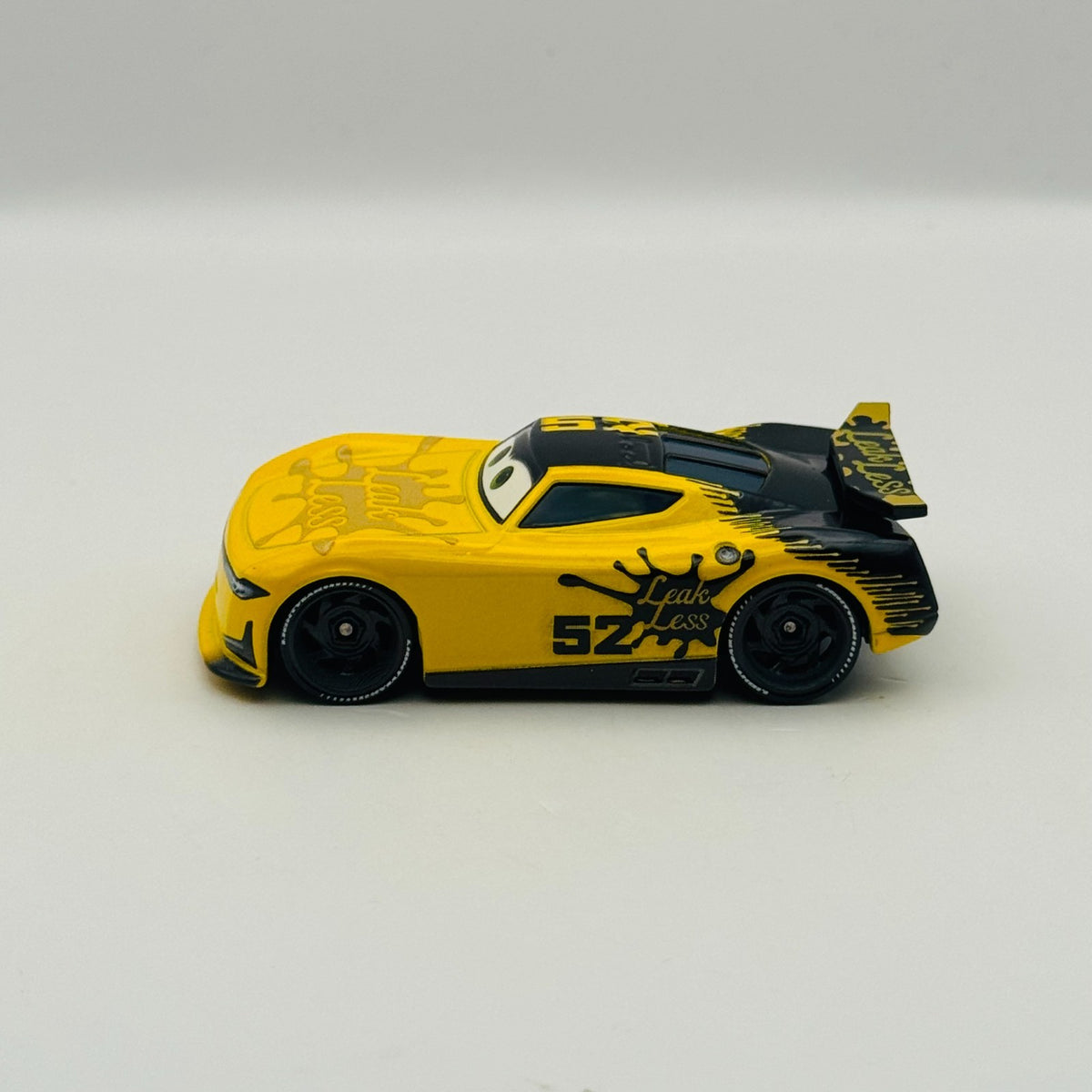 Disney Pixar Cars - GEORGE NEW-WIN LEAK LESS - 1:55 Diecast *NEW OUT OF BOX*