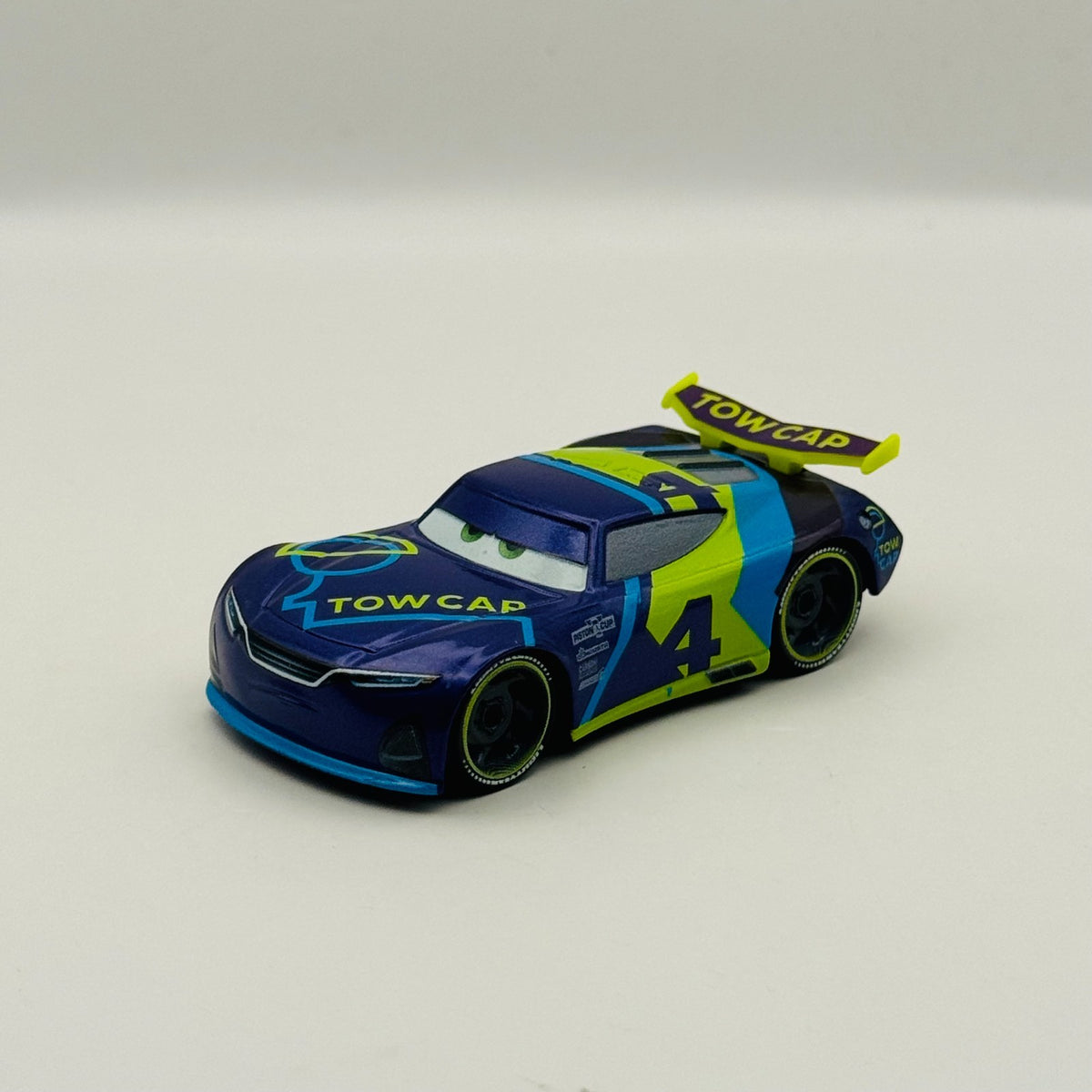 Disney Pixar Cars - J.D. MCPILLAR TOW CAP - 1:55 Diecast *NEW OUT OF BOX*