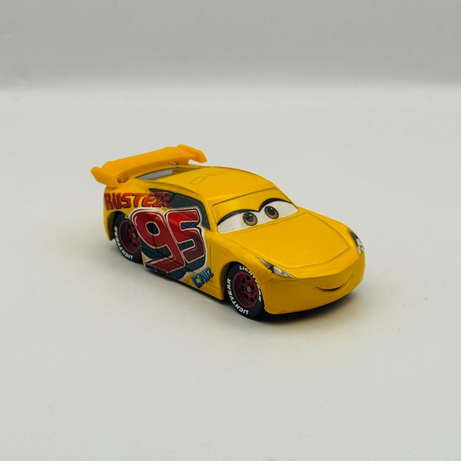Disney Pixar Cars - RUZT-EZE CRUZ RAMIREZ - 1:55 Diecast *NEW OUT OF B ...