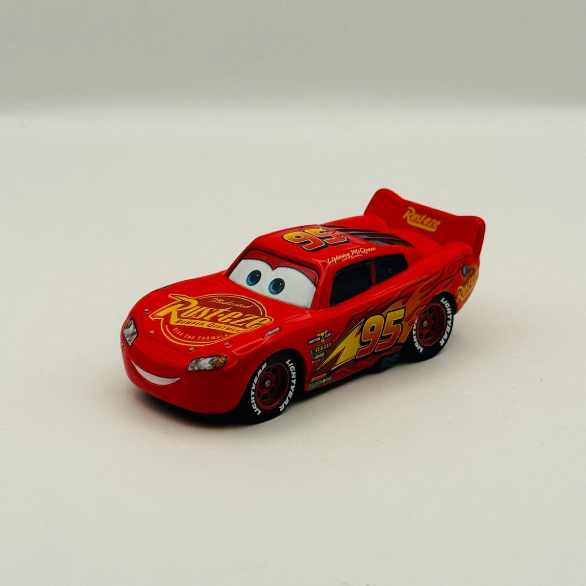 Disney Pixar Cars - CARS 3 LIGHTNING MCQUEEN 2026- 1:55 Diecast *NEW OUT OF BOX*