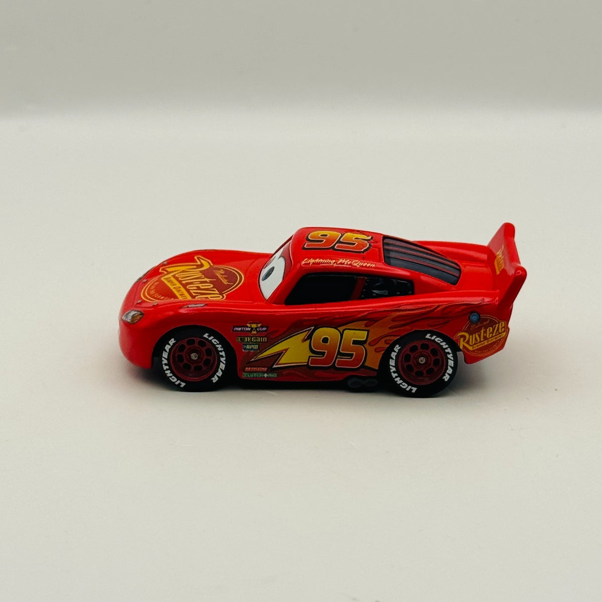 Disney Pixar Cars - CARS 3 LIGHTNING MCQUEEN 2026- 1:55 Diecast *NEW OUT OF BOX*