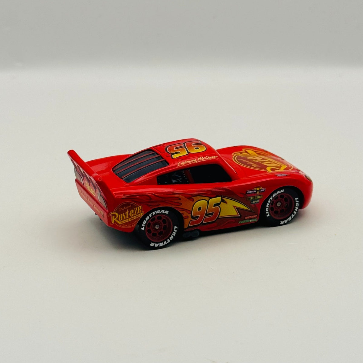 Disney Pixar Cars - CARS 3 LIGHTNING MCQUEEN 2026- 1:55 Diecast *NEW OUT OF BOX*