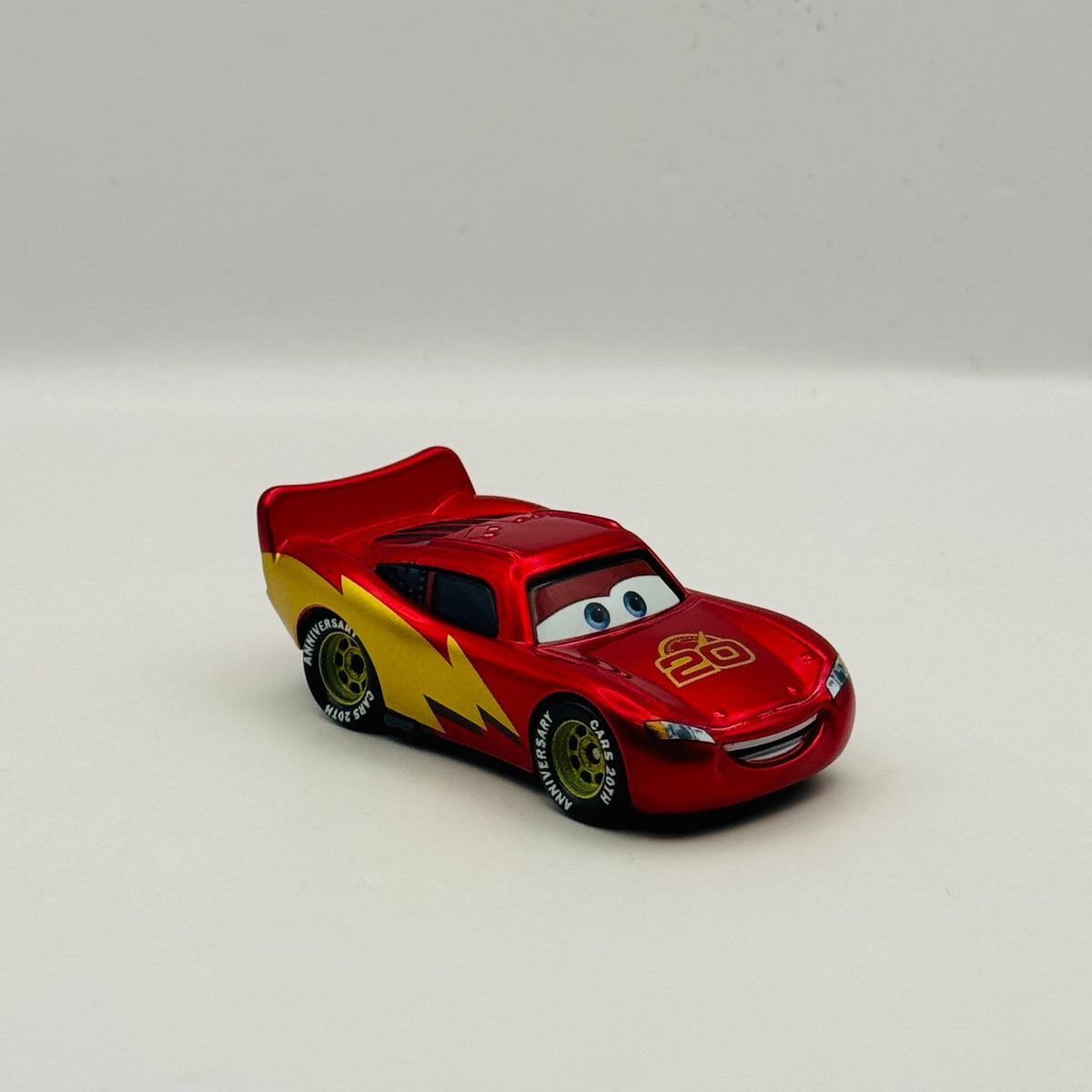 Disney Pixar Cars - METALLIC MCQUEEN 20TH ANNIVERSARY 2026 - 1:55 Diecast