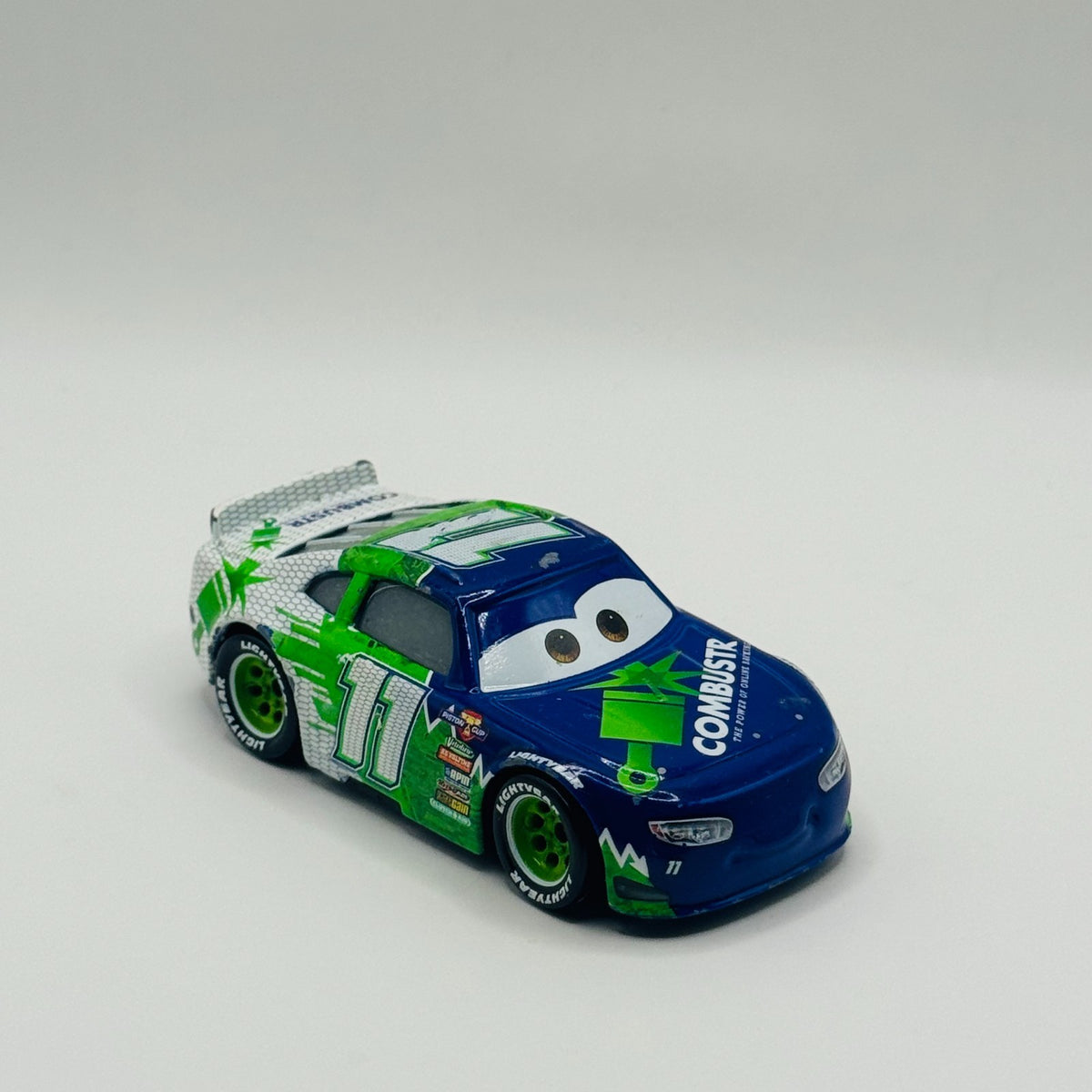 Disney Pixar Cars - CHIP GEARINGS COMBUSTR Veteran Cars 3 2017 - 1:55 Diecast