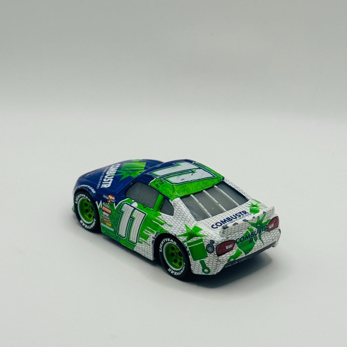 Disney Pixar Cars - CHIP GEARINGS COMBUSTR Veteran Cars 3 2017 - 1:55 Diecast