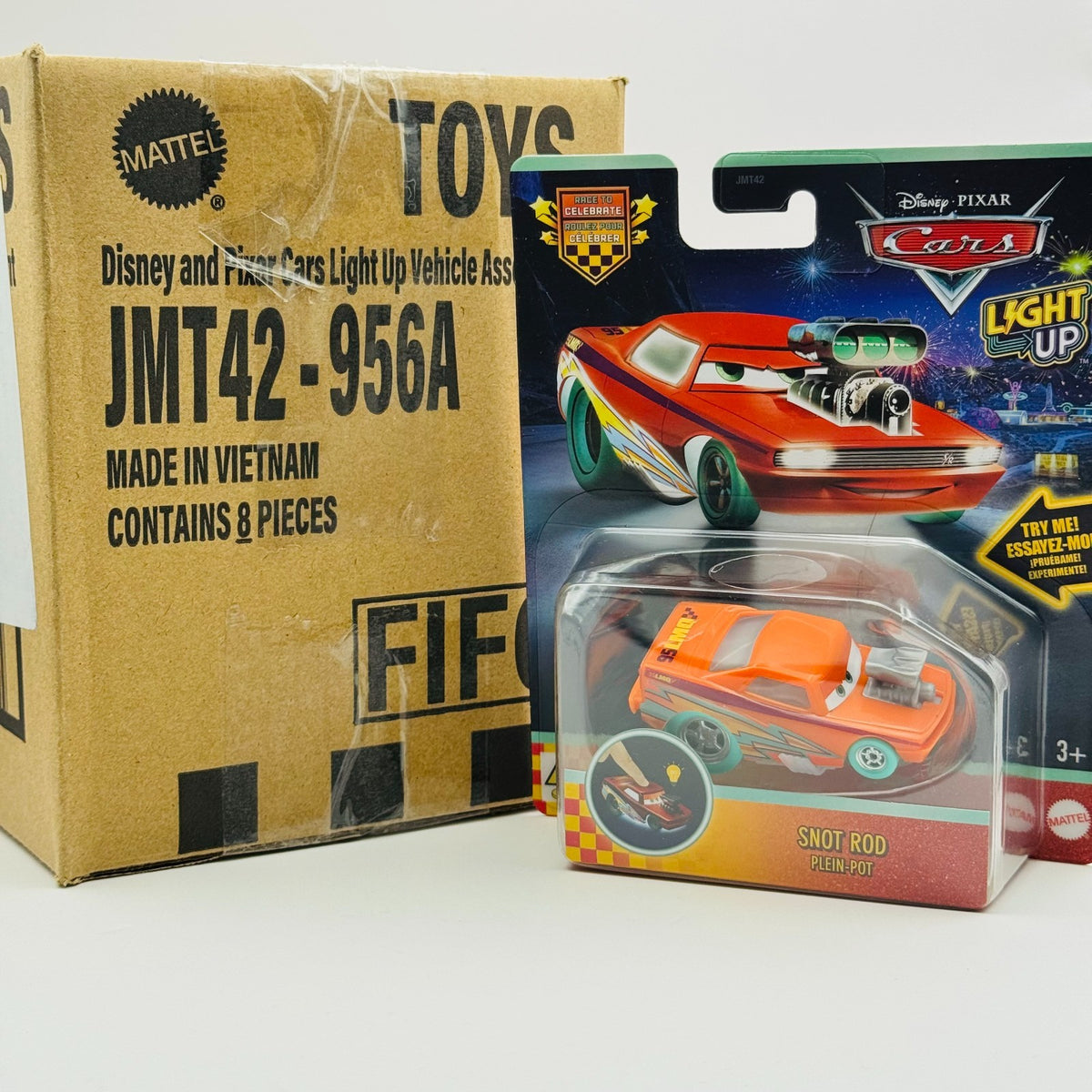 Disney Pixar Cars - RACE TO CELEBRATE LIGHT-UP COMPLETE 8 CAR CASE - 1:55 Scale