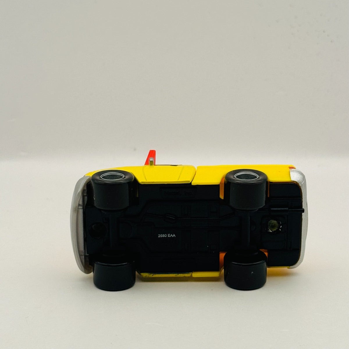 Disney Pixar Cars - YELLOW PICKUP FAN CUSTOM - 1:55 Diecast
