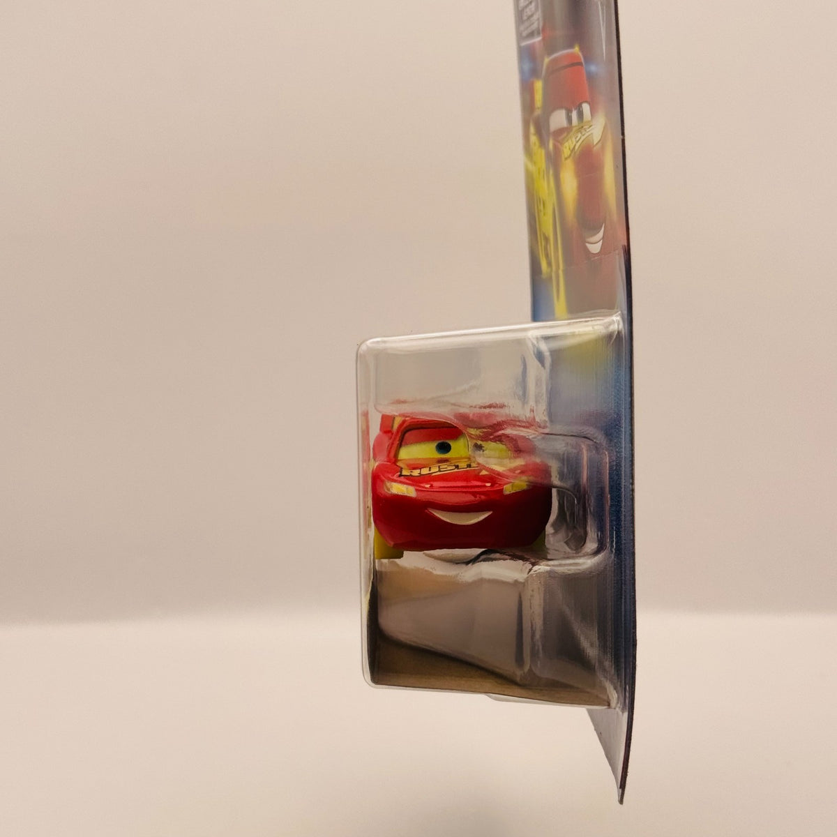 Disney Pixar Cars - GLOW RACERS MCQUEEN (Glow In The Dark) - 1:55 Diecast
